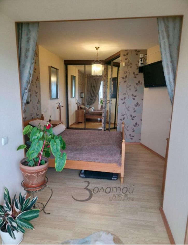 4-комн квартира Ситнова ул, 8б