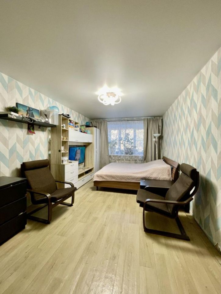 3-комн квартира Ульянова ул, 13