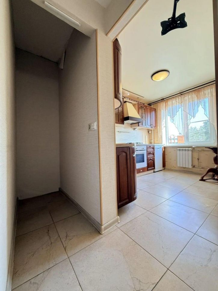 4-комн квартира Космонавтов б-р, 7А