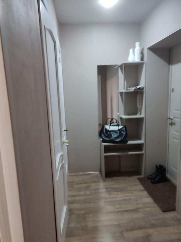 2-комн квартира Новомосковская ул, 10