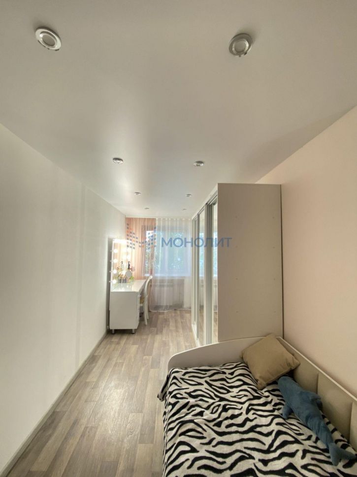 2-комн квартира Гайдара ул, 72
