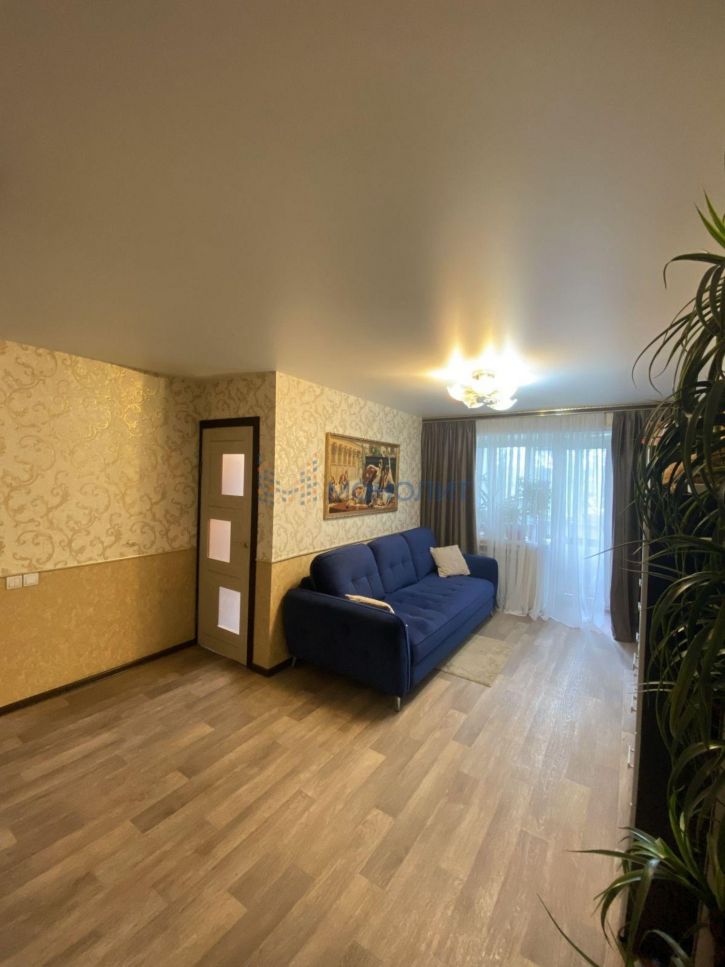 2-комн квартира Гайдара ул, 72