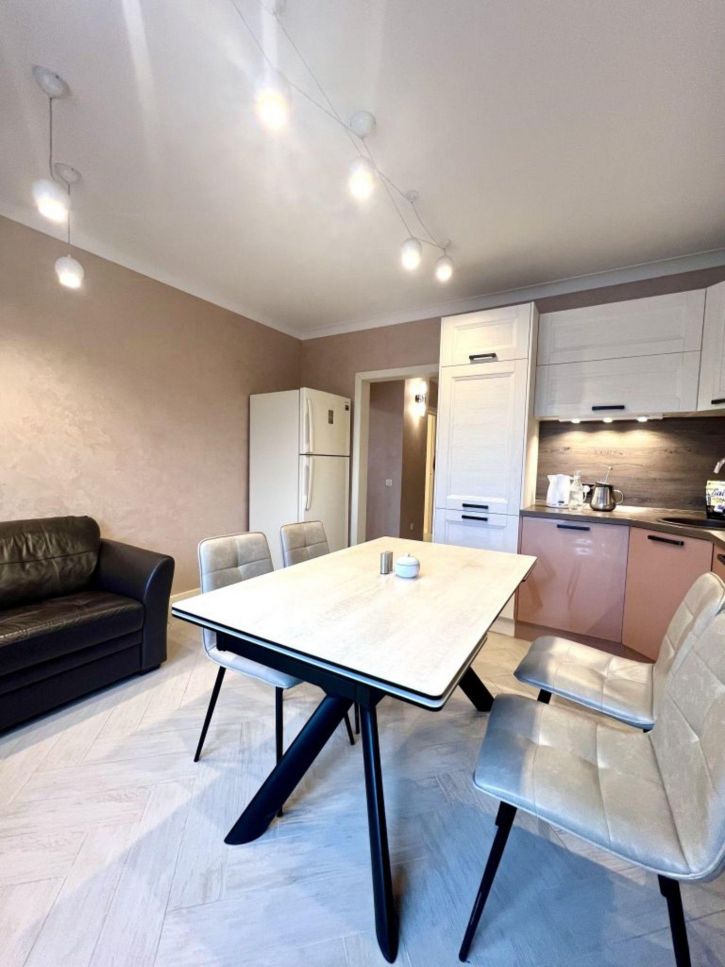 2-комн квартира Циолковского пр-кт, 61 г
