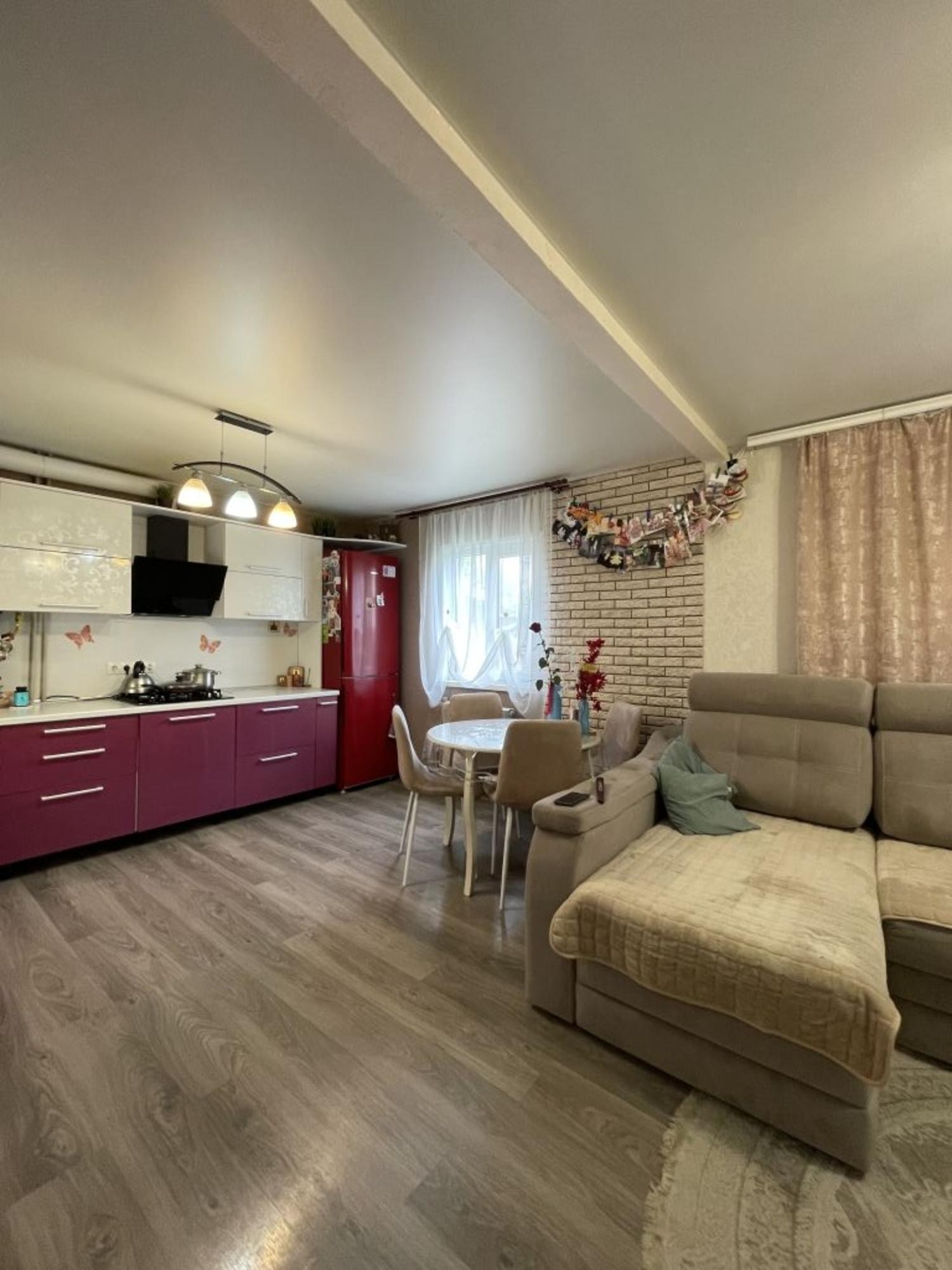 Купить дачу, дом, коттедж за 10 600 000 рублей на 9 Января ул, 8Б