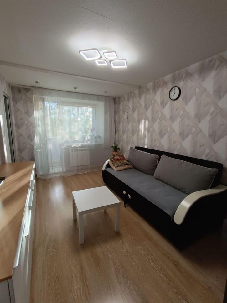 2-комн квартира Сухаренко ул, 11