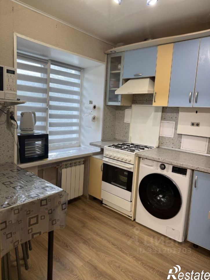 3-комн квартира ул Новомосковская, 22/37,  д. 22/37