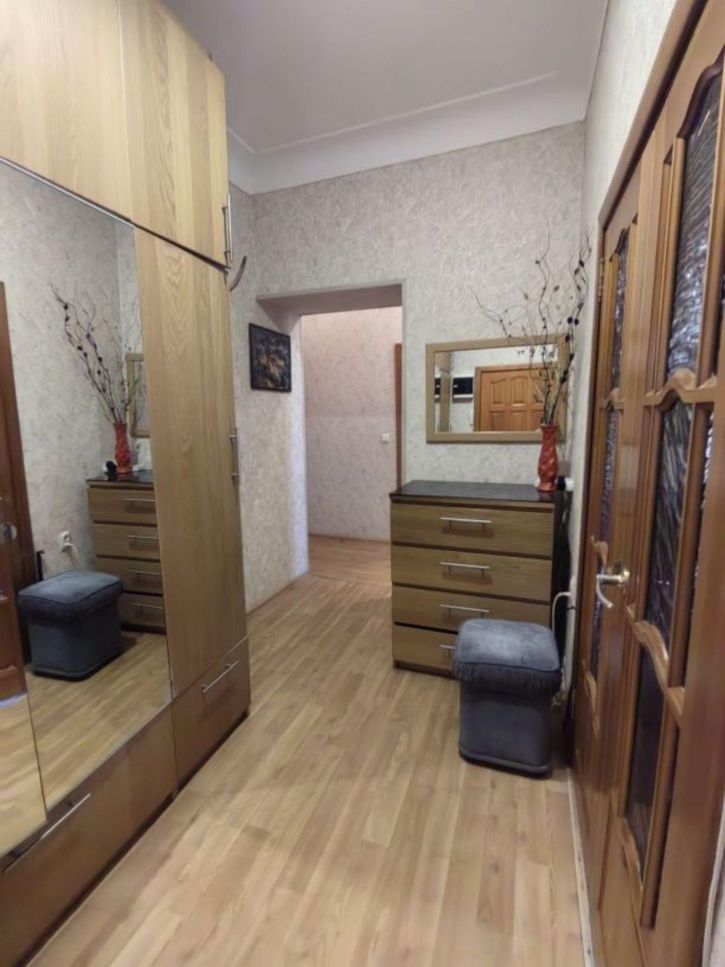 2-комн квартира Дзержинского пр-кт, 8/5