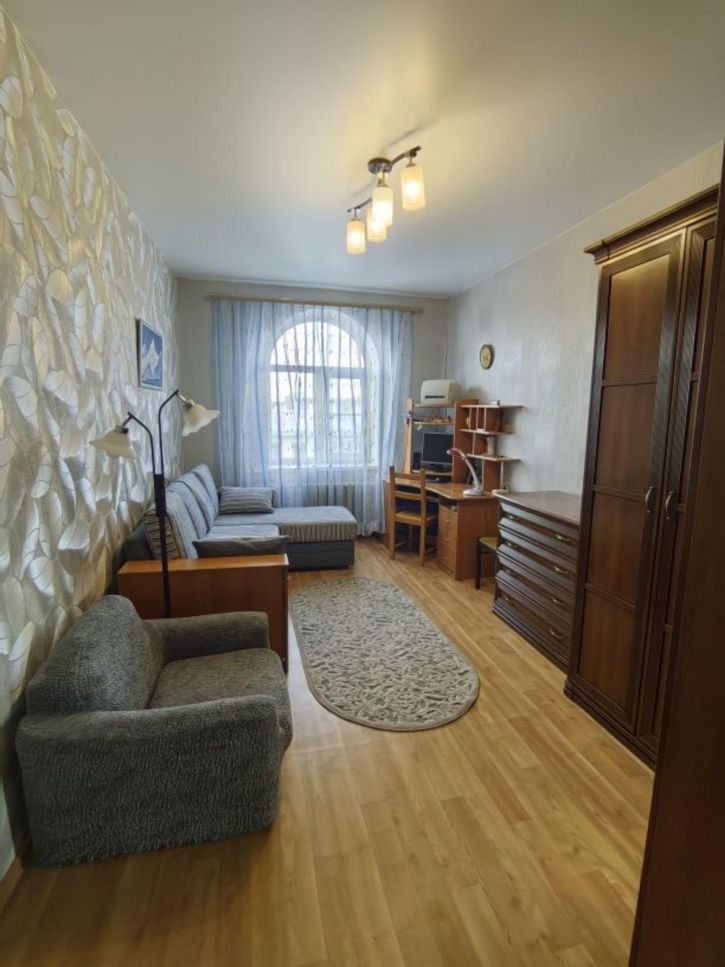 2-комн квартира Дзержинского пр-кт, 8/5