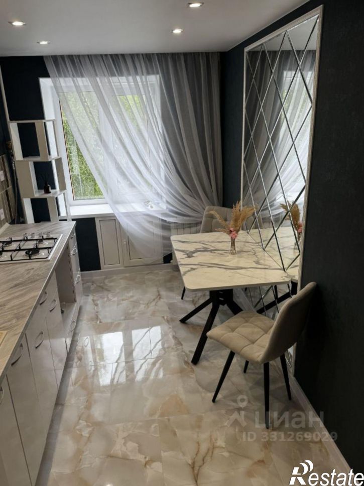 2-комн квартира б-р Космонавтов, 15А,  д. 15А