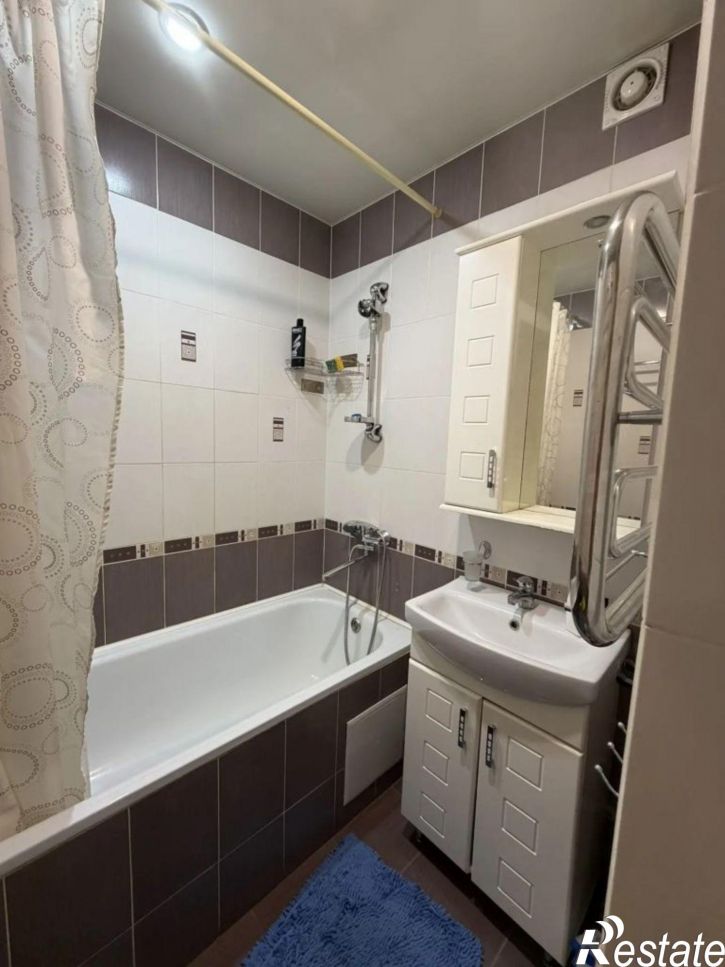 2-комн квартира Учительский пер, 7