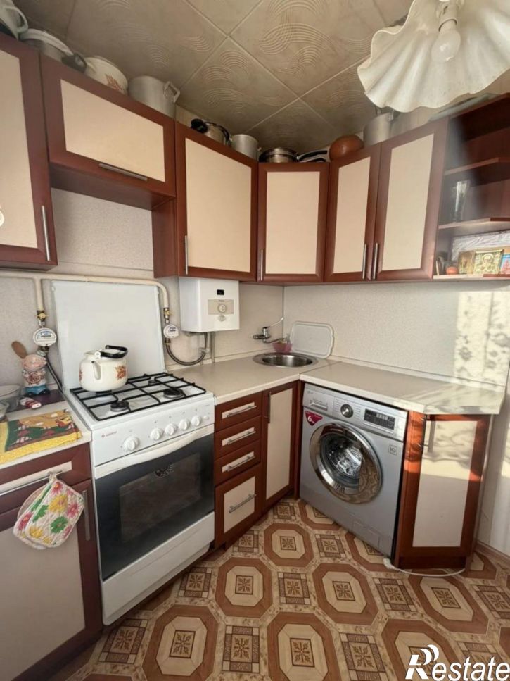 2-комн квартира Новомосковская ул, 32