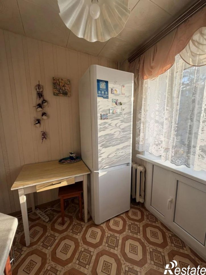 2-комн квартира Новомосковская ул, 32