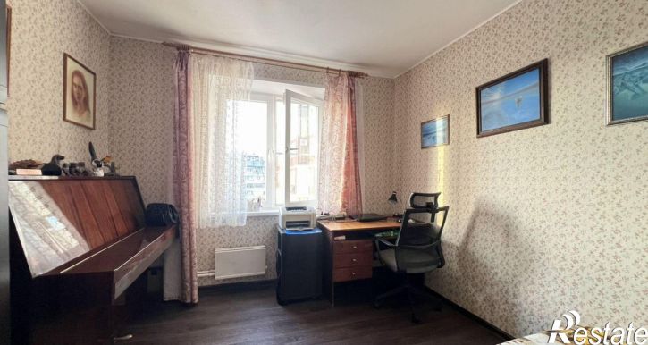 4-комн квартира б-р Космонавтов, 12А,  д. 12А