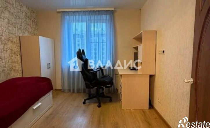 3-комн квартира б-р Космонавтов, 12,  д. 12