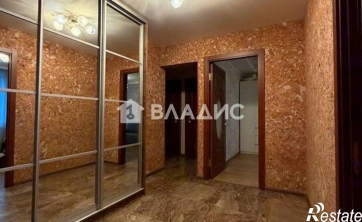 3-комн квартира б-р Космонавтов, 12,  д. 12