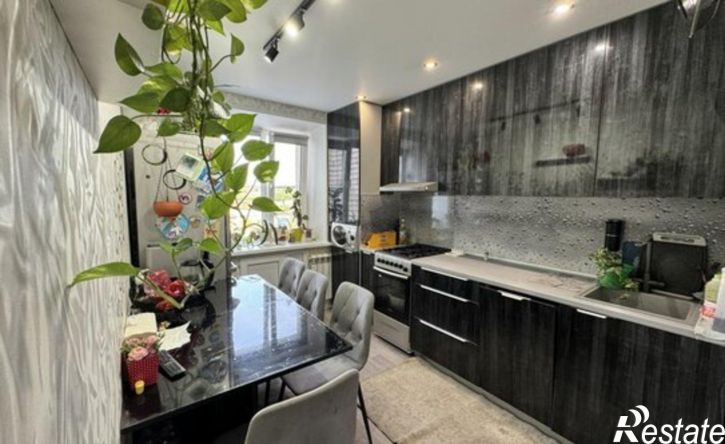 3-комн квартира ул Попова, 8А,  д. 8А