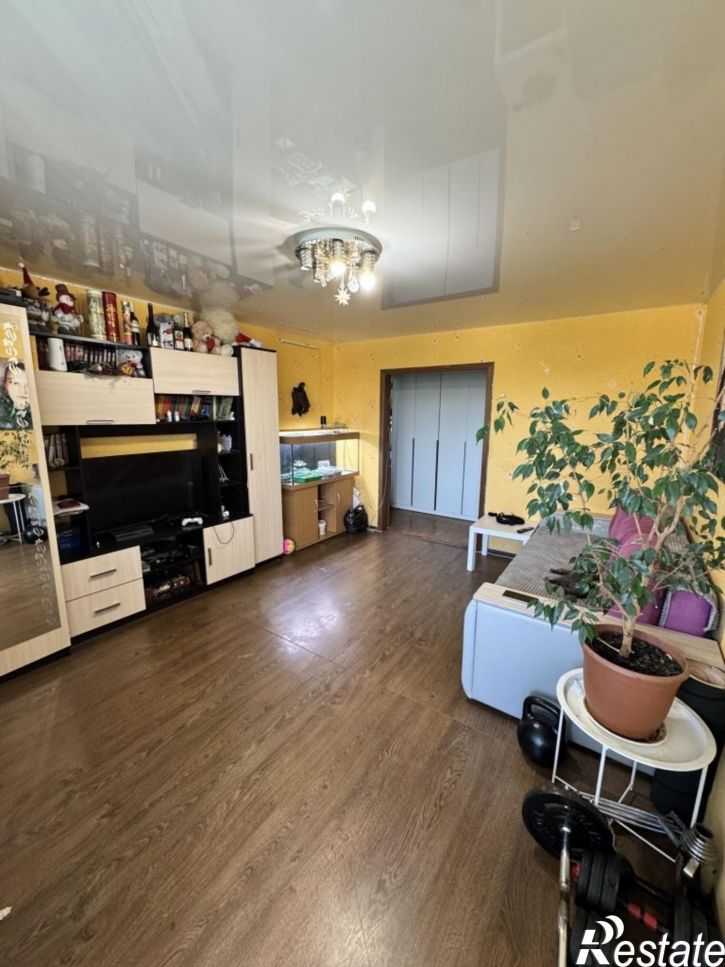 3-комн квартира Попова ул, 8А