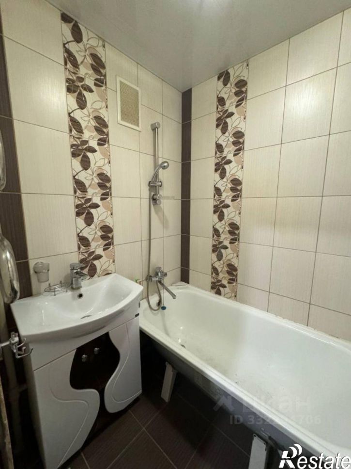 2-комн квартира б-р Космонавтов, 15А,  д. 15А