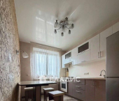 3-комн, 63кв м, этаж 9/9 б-р Космонавтов, 12