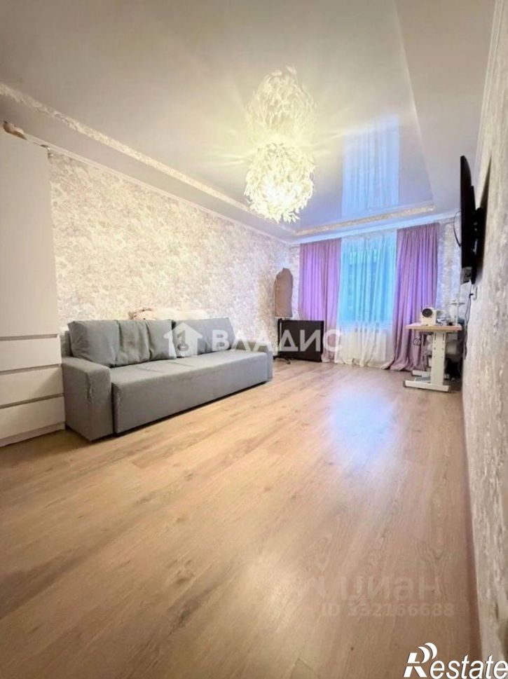 3-комн квартира б-р Космонавтов, 12,  д. 12