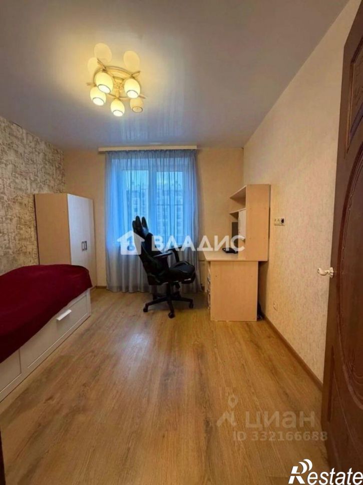 3-комн квартира б-р Космонавтов, 12,  д. 12