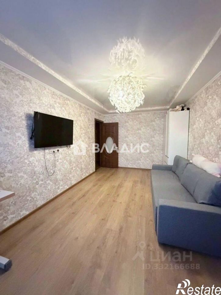 3-комн квартира б-р Космонавтов, 12,  д. 12