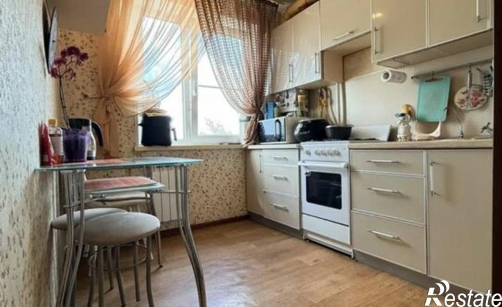 4-комн квартира ул Самохвалова, 10,  д. 10