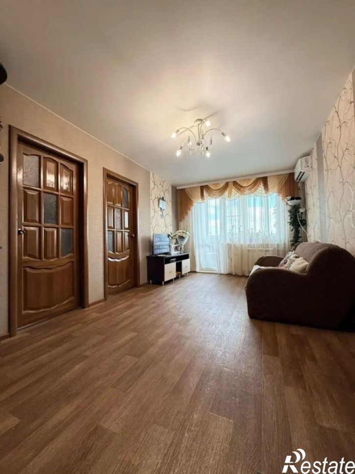 4-комн квартира Самохвалова ул, 10