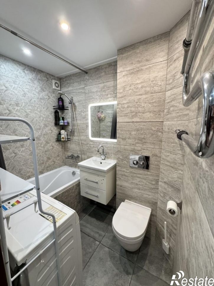 2-комн квартира Строителей ул, 10А