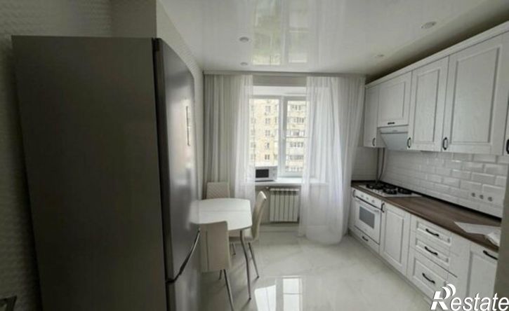 3-комн квартира ул Строителей, 9Б,  д. 9Б