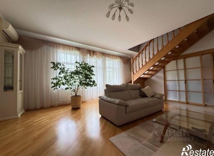 5-комн квартира пр-кт Чкалова, 11,  д. 11