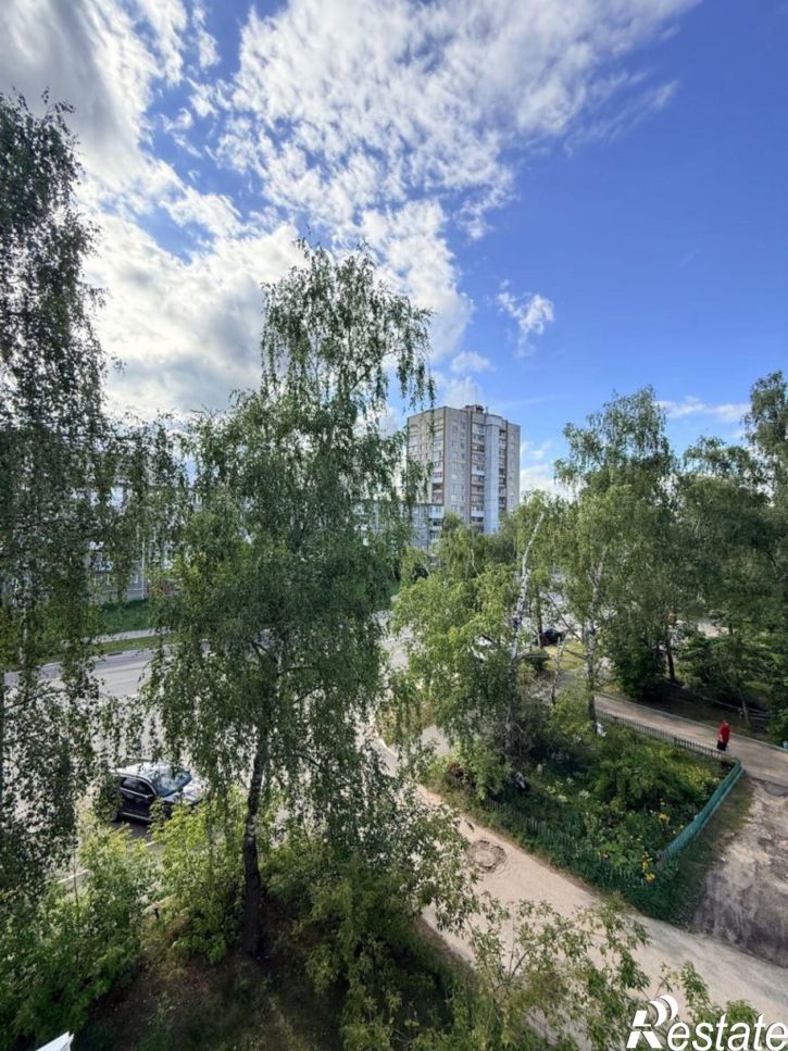 2-комн квартира Гайдара ул, 70