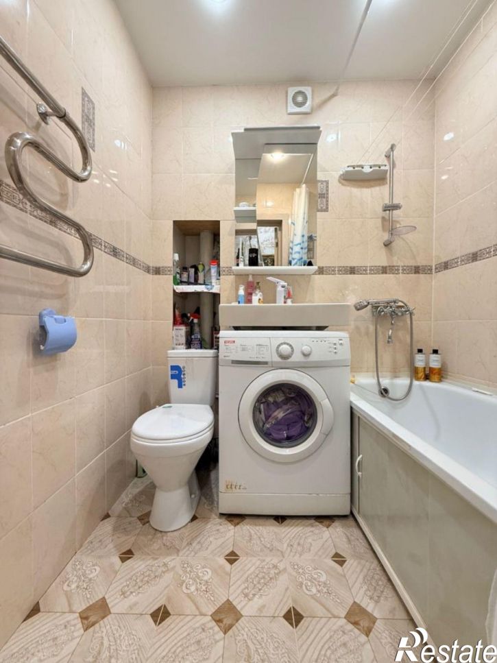 2-комн квартира Гайдара ул, 70