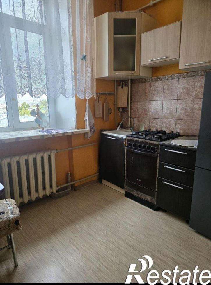 3-комн квартира Дзержинского пр-кт, 6