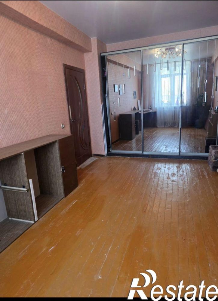 3-комн квартира Дзержинского пр-кт, 6