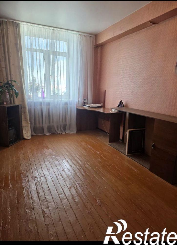 3-комн квартира Дзержинского пр-кт, 6