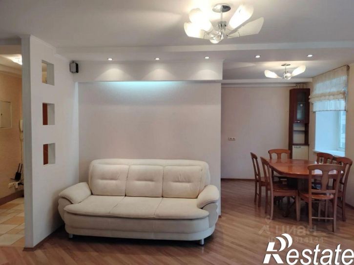 3-комн квартира улица Петрищева, 27В,  д. 27В