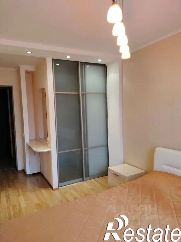 3-комн квартира улица Петрищева, 27В,  д. 27В