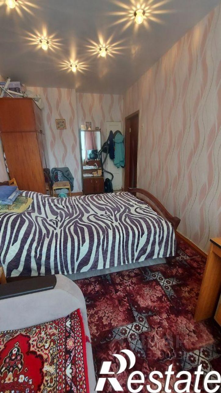 3-комн квартира улица Суворова, 33,  д. 33
