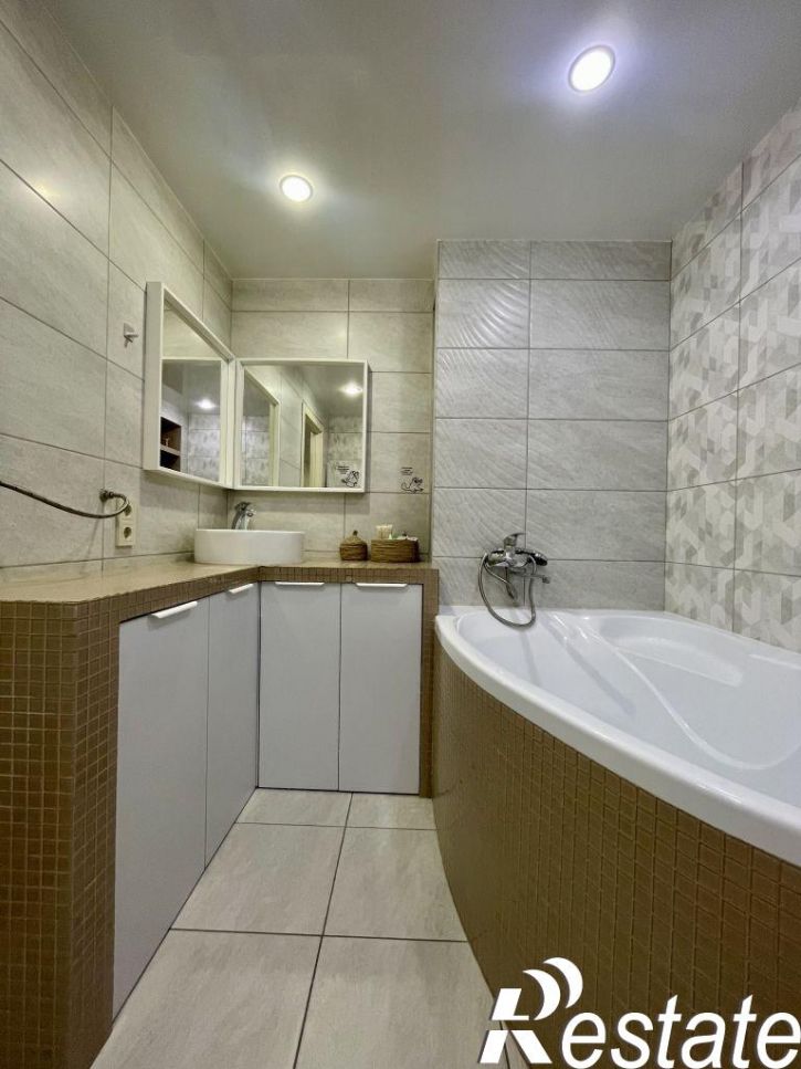 3-комн квартира Пирогова ул, 31А