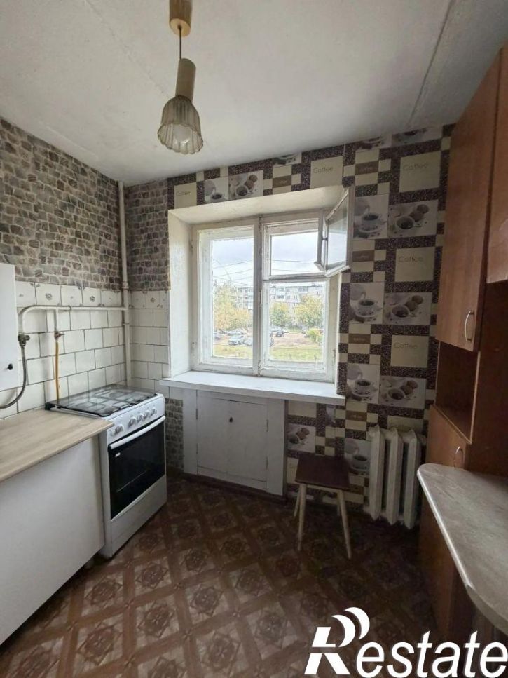2-комн квартира Новомосковская ул, 8