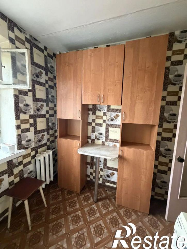 2-комн квартира Новомосковская ул, 8