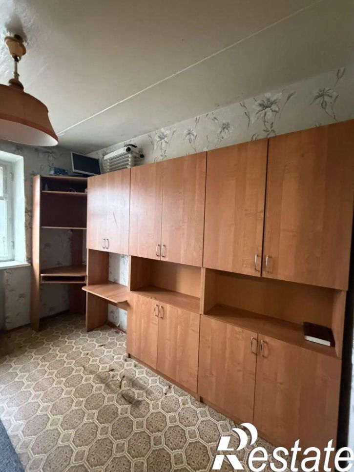 2-комн квартира Новомосковская ул, 8