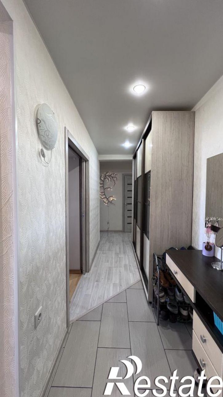 3-комн квартира Попова ул, 36