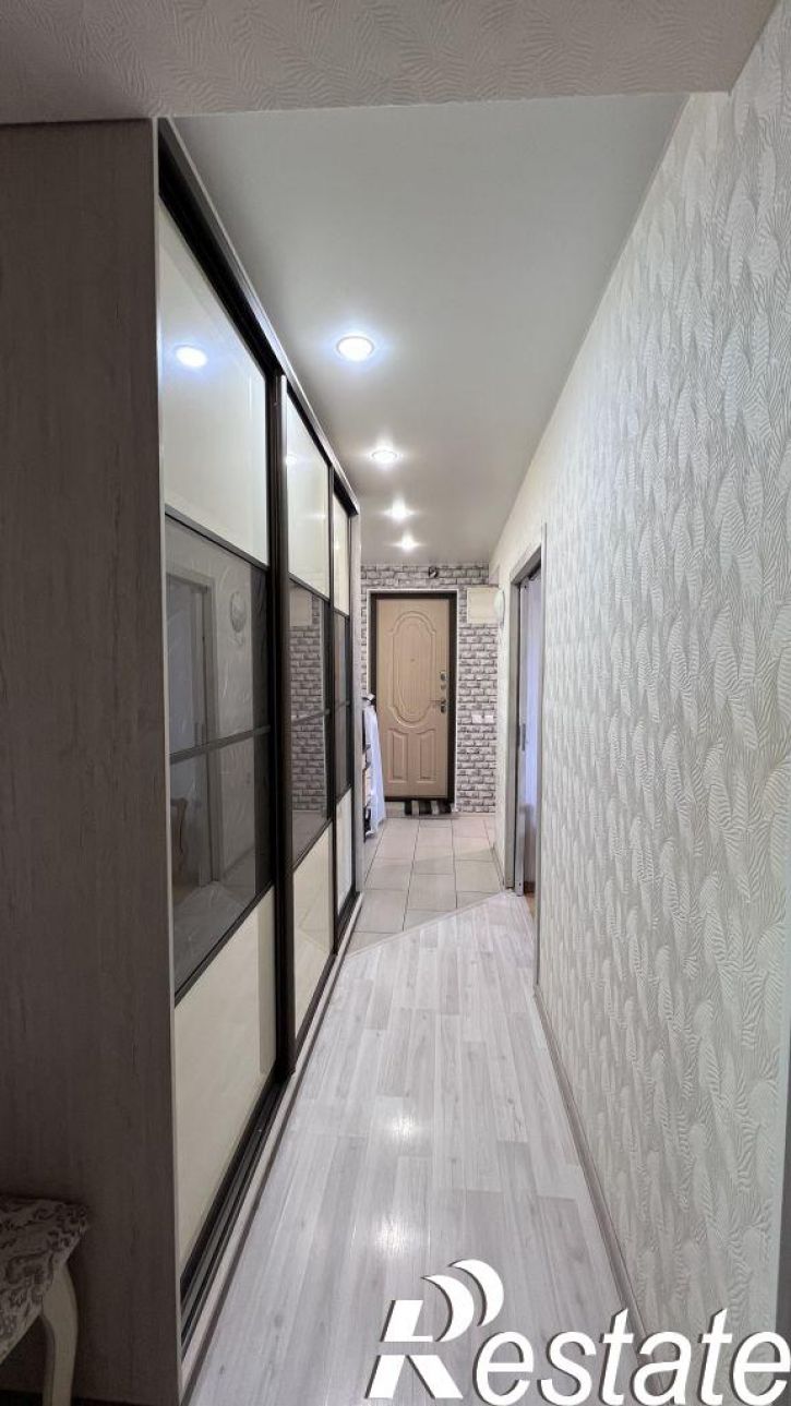 3-комн квартира Попова ул, 36