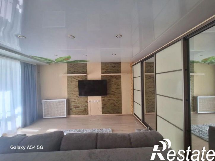 2-комн квартира Строителей ул, 6