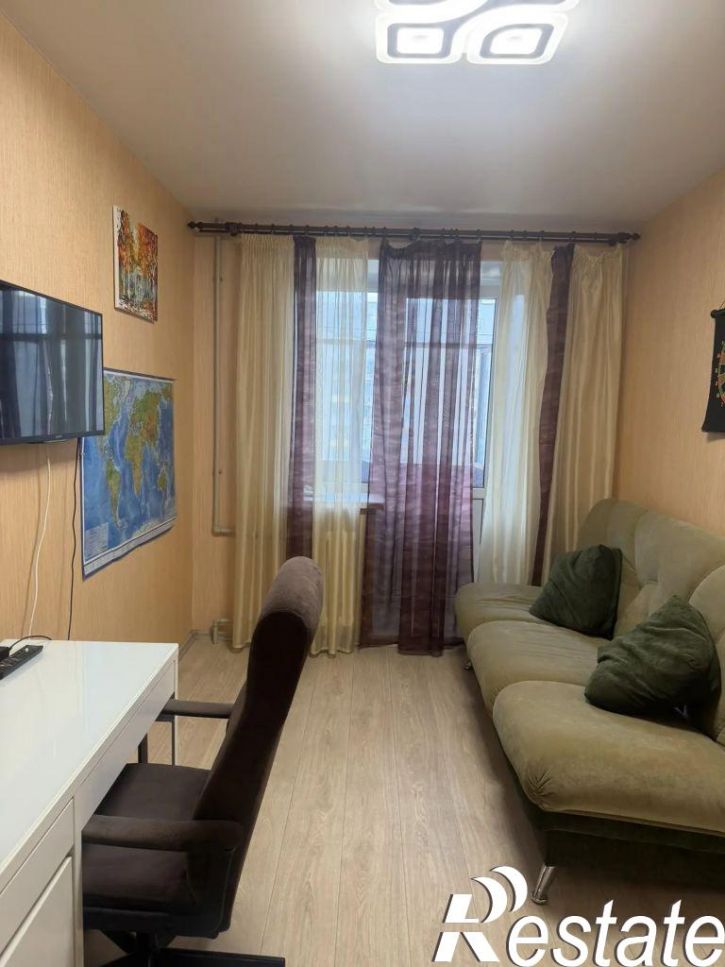 3-комн квартира Химиков б-р, 3